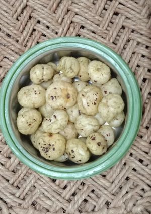 Crunchy Makhana रेसिपी चे मुख्य फोटो