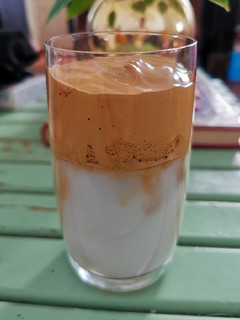 Una foto de Café Dalgona (mi versión)
