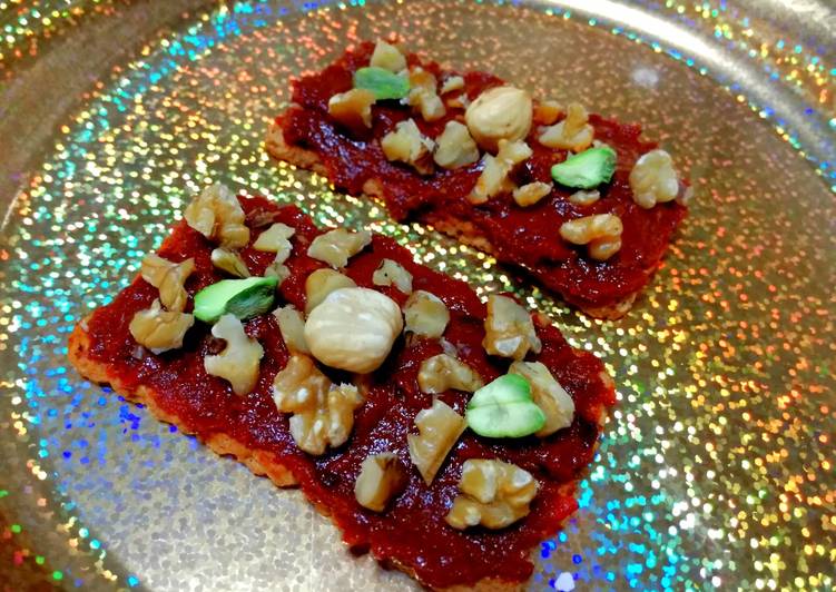 Canapés veganos de sobrasada y frutos secos