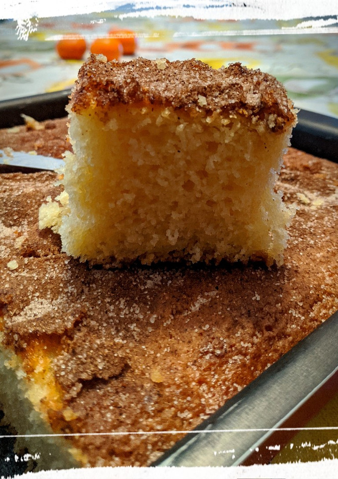 Una foto de Coca de llanda con naranja y miel