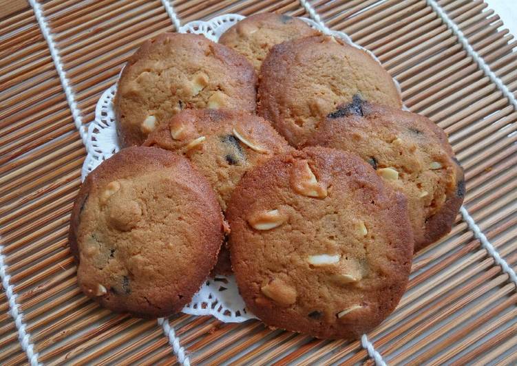 Almond Choco Crunch Cookies