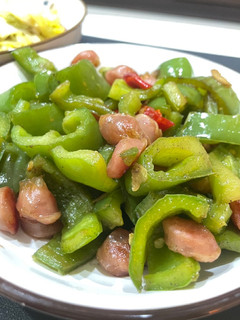 下酒菜之香腸炒青椒 的食譜成品照片