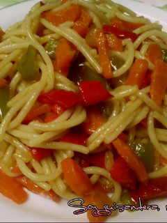 Foto principal de Espaguetis con fritada de verduras