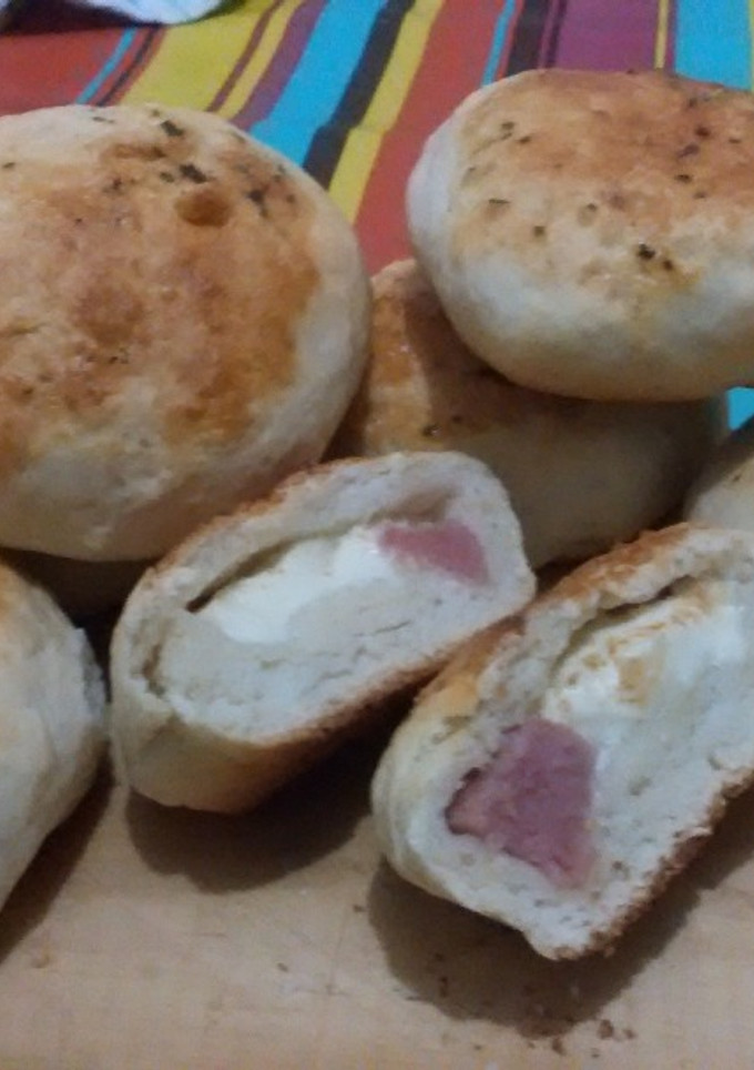 Una foto de Pancitos rellenos de jamón y queso