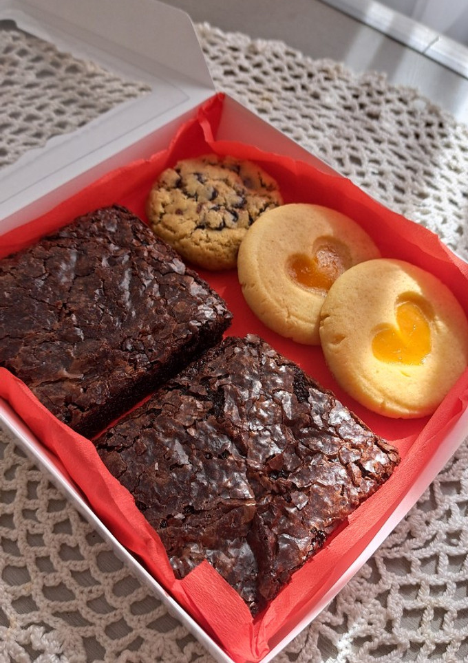 Una foto de Brownie con aceite