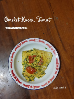 Foto resep Omelet Kucai, Tomat