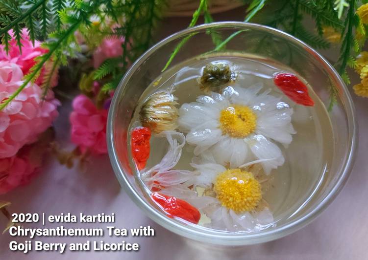 Cara Gampang Bikin Chrysanthemum Tea with Goji Berry and Licorice yang Enak