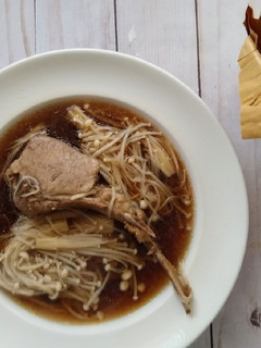 🇹🇼養顏四物羊排菇菇湯 的食譜成品照片