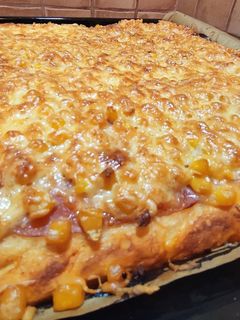 Sonkás kukoricás pizza recept fotója