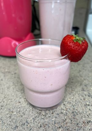 A picture of 🍓Strawberry Banana Smoothie 🍓.