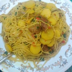 A picture of Spaghetti with Irish.