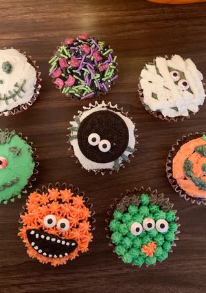 รูปของ Halloween cupcake คัพเค้กช็อกโกแลต 🧁🎃