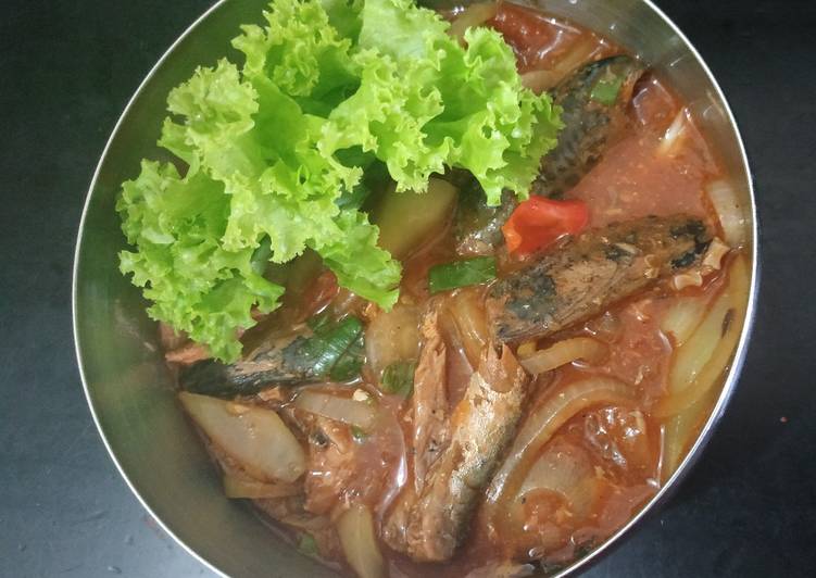 Cara Gampang meracik Ikan kalengan sarden/mackerel saos tomat enak pake banget yang Bisa Manjain Lidah