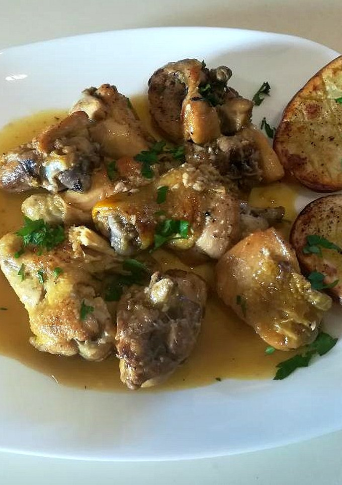 Una foto de Pollo al ajillo con "toque"