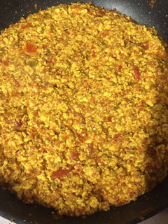 रेस्टोरेंट स्टाइल पनीर भुर्जी (Restaurant style paneer buji recipe in hindi) रेसिपी मुख्य फोटो