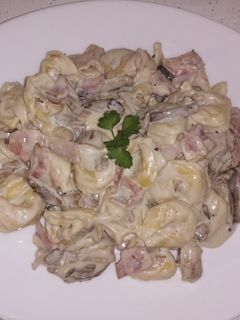 Una foto de Raviolis de setas, bacon y roquefort