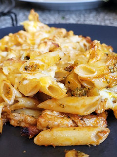 Una foto de Pasta con Brócoli y Lomo (o bacon)