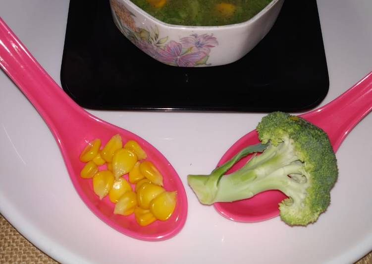 Sweet corn broccoli soup