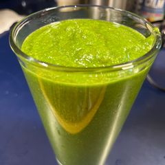 A picture of Green Smothie with Cinnamon and Pear 🍐.