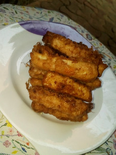 A picture of Tofu fingers.