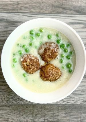 Zöldborsófőzelék sütőben sült pulyka húsgombóccal recept fotója