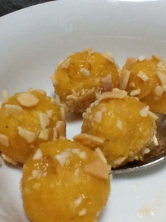 Una foto de Tortitas y trufas nutritivas y sin azúcar.  Aptas para celíacos y muchos alérgicos