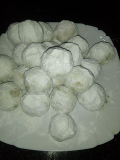 Una foto de Besos de novia o galletas de nuez