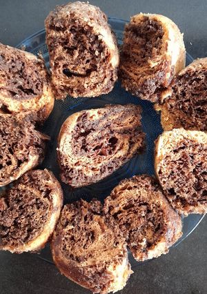 A picture of Marble cake slices.