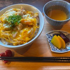 A picture of Oyakodon.