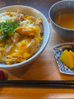 A picture of Oyakodon.