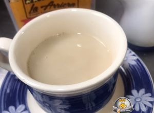 Una foto de Agua de panela con leche
