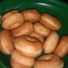 A picture of Ring Doughnuts.