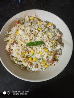 વેજ પુલાવ(vej pulav recipe in Gujarati) રેસીપી મુખ્ય ફોટો