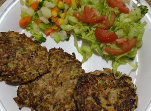 Una foto de Tortitas de carne molida con vegetales