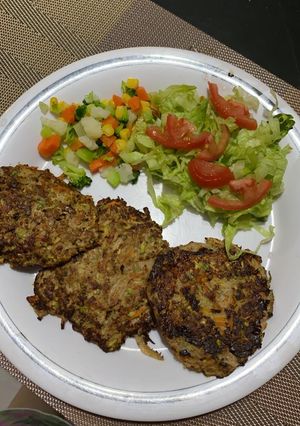 Una foto de Tortitas de carne molida con vegetales