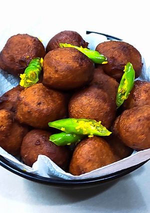 દેસાઈ વડા (Desai Vada Recipe In Gujarati) રેસીપી મુખ્ય ફોટો