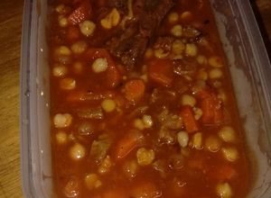 Una foto de Potaje de garbanzos para contrarrestar el frío !!