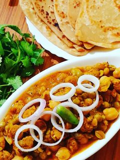 সয়া ঘুগনি(Soya ghugni recipe in bengali) রেসিপির প্রধান ছবি