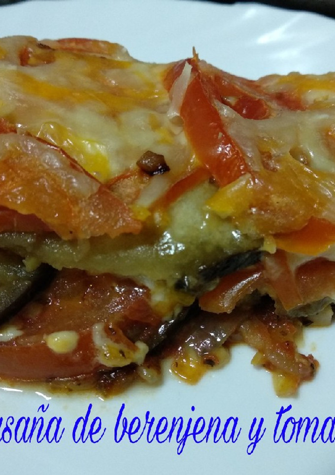 Una foto de Lasaña de berenjena y tomate