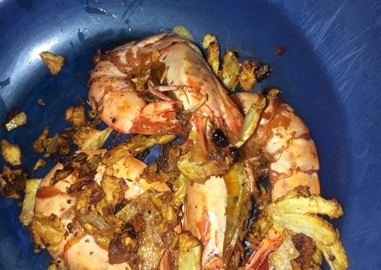 Langkah Mudah untuk Menyiapkan Udang goreng bawang putih, Bisa Manjain Lidah