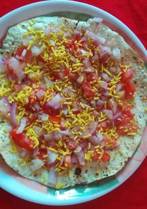 મસાલા પાપડ(masala papad in Gujarati) રેસીપી મુખ્ય ફોટો