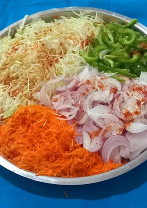 મિક્સ સલાડ (Mix Salad Recipe In Gujarati) રેસીપી મુખ્ય ફોટો