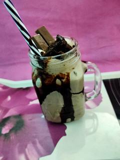 બ્રાઉની શેક (Brownie Shake Recipe In Gujarati) રેસીપી મુખ્ય ફોટો