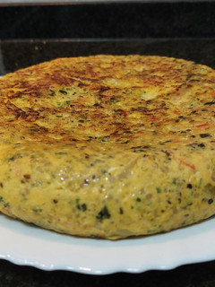 Una foto de Tortilla San Gregory 🥚🥔🥕🧅... sin gluten😉