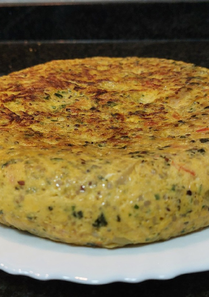 Una foto de Tortilla San Gregory 🥚🥔🥕🧅... sin gluten😉