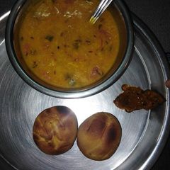 A picture of Dal bati.