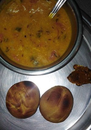 A picture of Dal bati.