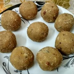 A picture of Aata ke ladoo.