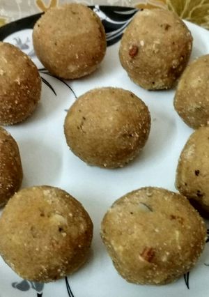 A picture of Aata ke ladoo.