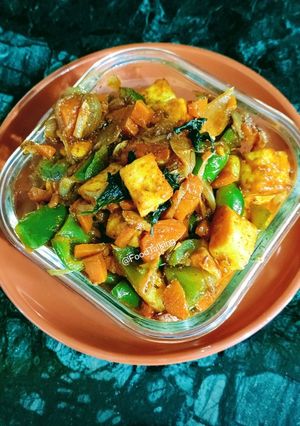 A picture of Paneer Masala.